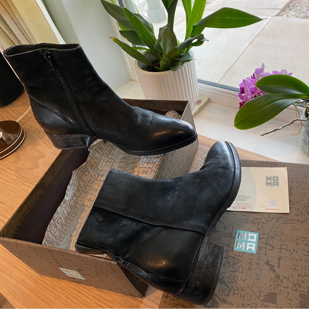 MOMA Italian boots size 39.5 black